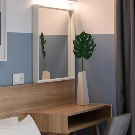 Alexandros Hotel