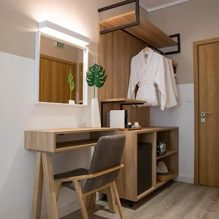 Alexandros Hotel
