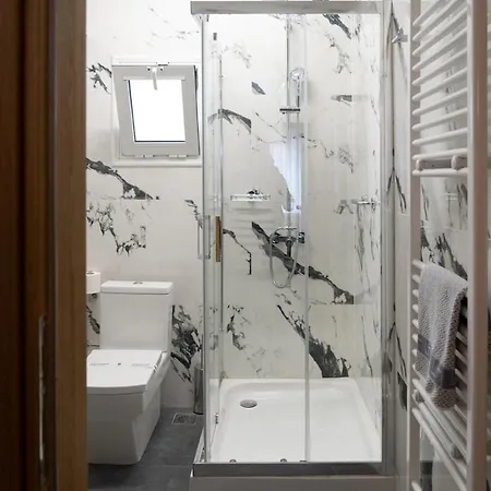 Alexandros Hotel 2*