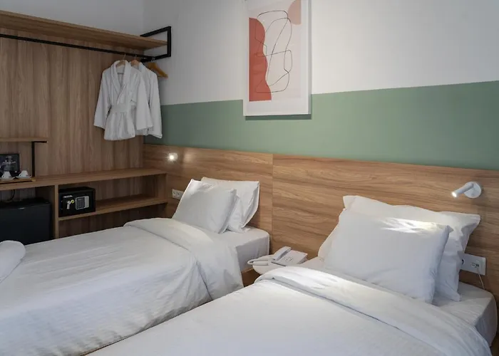 Alexandros Hotel 2*
